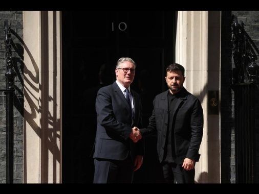 Starmer annuncia, 'stamani riceverò Zelensky a Londra'