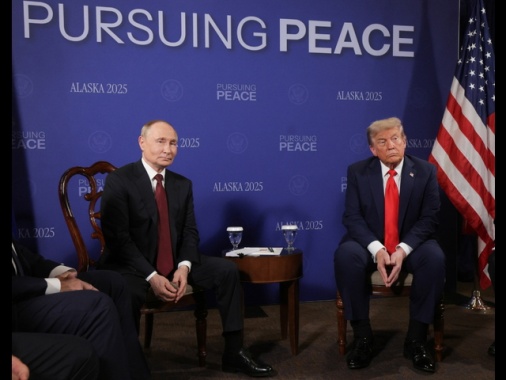 Cremlino, conclusi colloqui in forma ristretta Trump-Putin