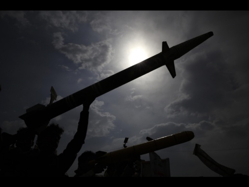 Centrale elettrica in Yemen colpita da attacco israeliano