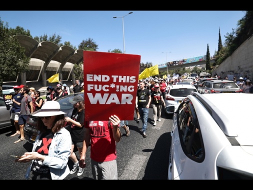 Famiglie ostaggi a Netanyahu, 'basta inganni, riportali a casa'