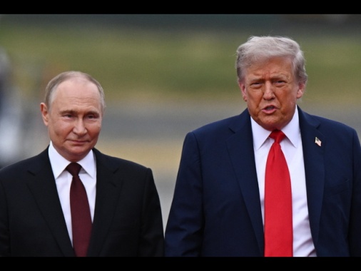 Trump, 'grandi progressi con la Russia, restate sintonizzati'