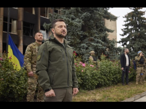 Zelensky, 'vogliamo la pace e deve essere duratura'