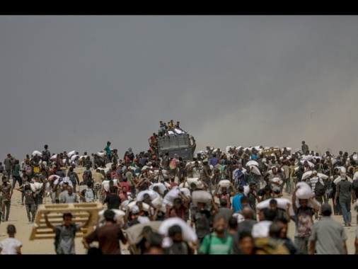 Media, attacchi Idf a Gaza, 17 civili uccisi dall'alba