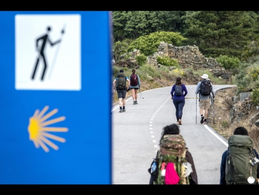 Spagna brucia, pellegrini in fuga dal Cammino di Santiago