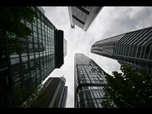 Borsa: Europa positiva in chiusura, Parigi +1,21%, Londra +0,34%