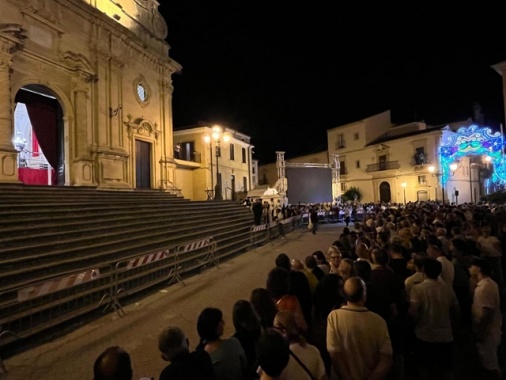Arrivato a Militello feretro di Pippo Baudo