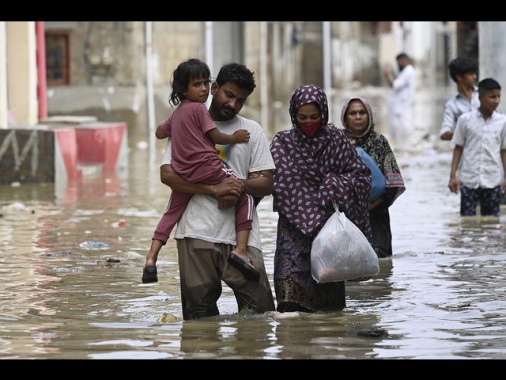 Piogge monsoniche in Pakistan, 41 morti in 24 ore