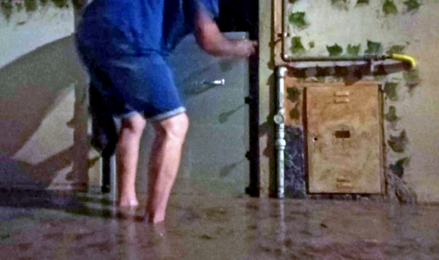 Allagamenti, l’incubo di via Bixio: «Non ne possiamo più»