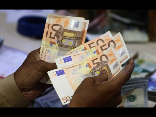 Euro poco mosso in avvio, a 1,1587 dollari