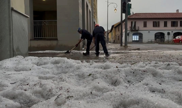 Grandine, allagamenti e piante giù: Alto Milanese colpito dal maltempo