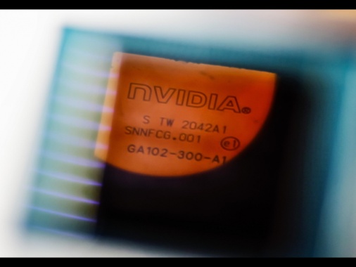 Nvidia chiede ai fornitori lo stop produttivo dei chip H20