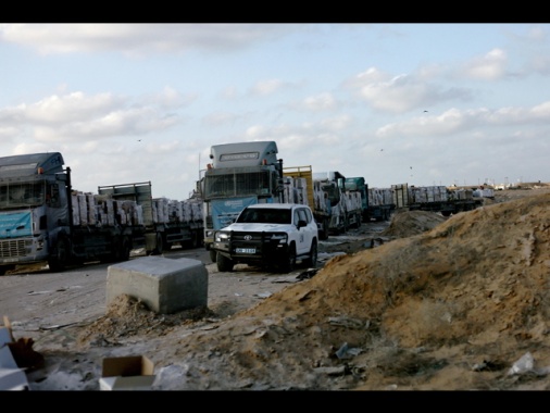 Israele chiude valico di Kerem Shalom, aiuti fermi in Egitto