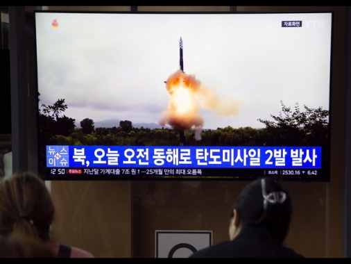 Corea del Nord, 'testati due nuovi missili di difesa aerea'