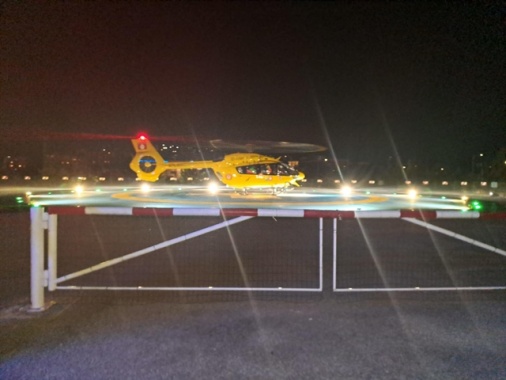 Ragazzi fingono di gettarsi sotto le auto, giovane travolto