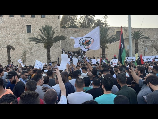 Libia, almeno 12 morti in scontri armati a Tripoli