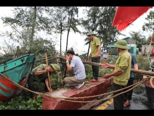 Tifone Kajiki, oltre 325mila persone evacuate in Vietnam