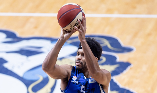 Allerik Freeman con la maglia del Buducnost