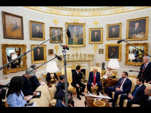 Trump, 'ho riparlato con Putin, buona conversazione'