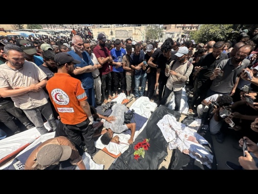 Ue, inaccettabile uccisione di giornalisti a Gaza