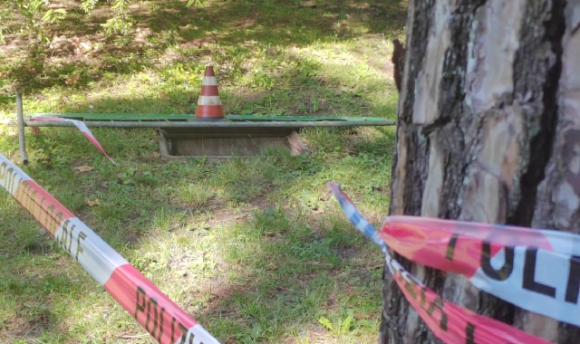 Tombino aperto alla Schiranna, transenne al parco Zanzi