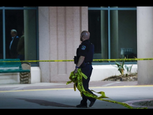 Media, almeno due morti nella sparatoria a Minneapolis