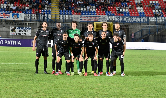 Tre minuti di ritardo: multa alla Pro Patria