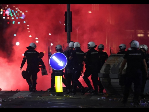 Serbia, scontri tra studenti e polizia a Novi Sad