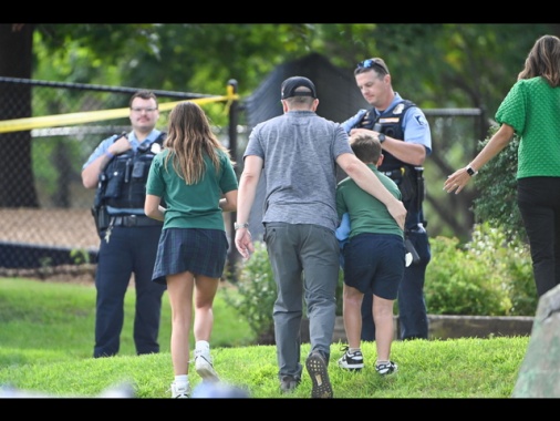 Sparatoria Minneapolis, bimbo eroe ferito per salvare amico