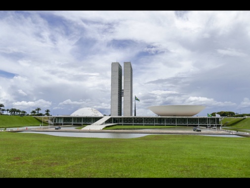 Brasile, approvata legge contro adultizzazione online dei minori