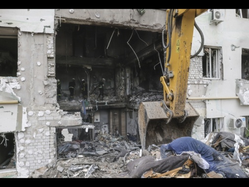 Kiev, sono 3 i bimbi morti in raid russo, 12 vittime