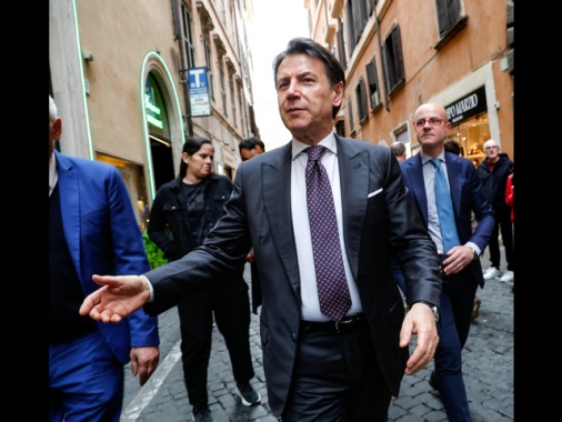 Conte, da taglio stipendi eletti M5s 1 milione per Gaza