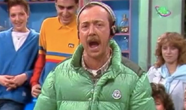 C’era una volta il Paninaro, reso celebre dalla trasmissione tv Drive In. Oggi i media tradizionali sono quasi sempre in ritardo rispetto alle evoluzioni linguistiche. Più tempestivi sono i social