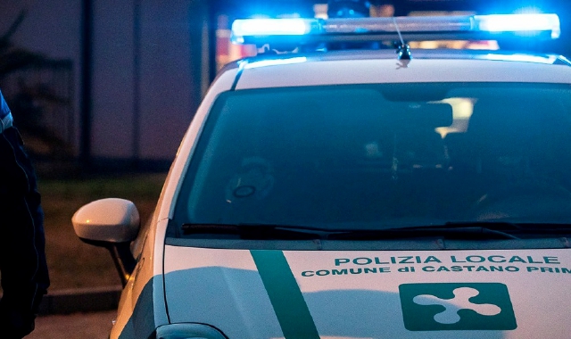 I giovani sono stati individuati e sanzionati dalla Polizia locale (foto Archivio)