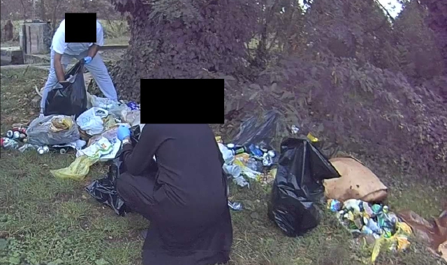 I responsabili dell’abbandono di rifiuti sono stati individuati, sanzionati e hanno dovuto raccogliere quanto avevano scaricato