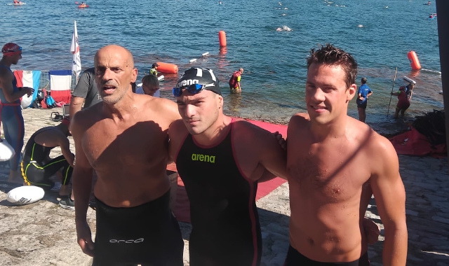 Traversata del lago a nuoto, Napoli sul podio