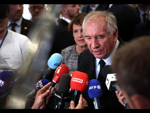 Bayrou, 'l'Italia fa una politica di dumping fiscale'