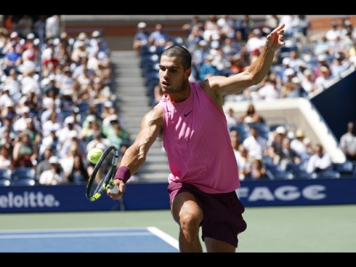 Us Open: Alcaraz batte Rinderknech e accede ai quarti