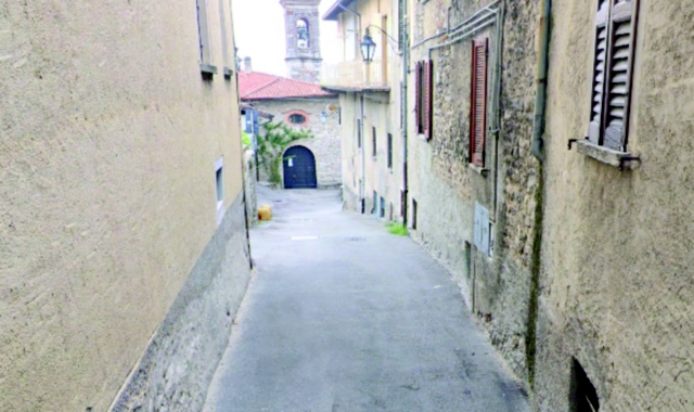 Via Cavour dove è stato soccorso il ferito