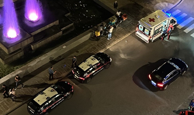 Forze dell’ordine e soccorritori in piazza Garibaldi