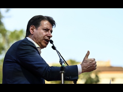 Conte, Meloni lasci i selfie e difenda connazionali su Flotilla