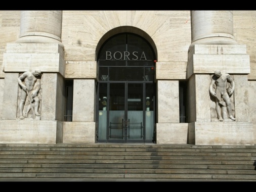 Borsa: Milano chiude in rialzo, Ftse Mib +0,51%