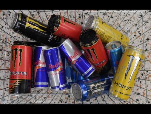 Il governo Gb vuole vietare gli energy drink agli under 16