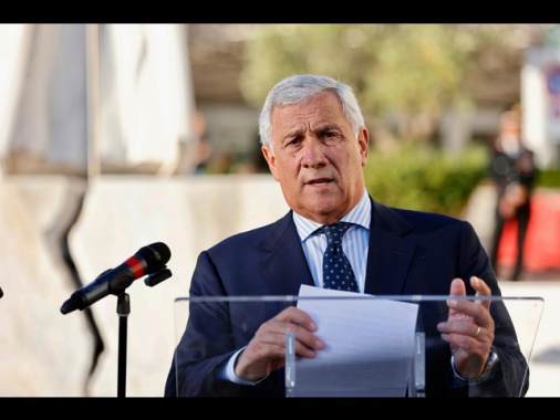 Tajani, condanniamo gli attacchi alla missione Unifil