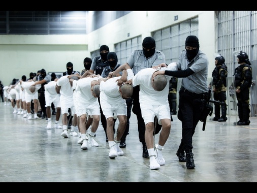 Sconfitta per Trump, giudice blocca espulsioni venezuelani