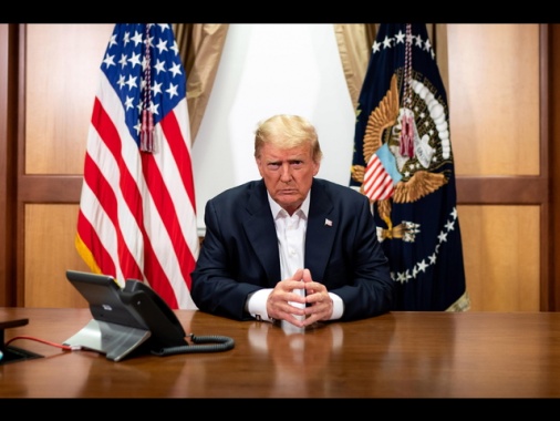 Trump ai leader europei, stop all' acquisto petrolio russo