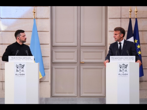 Macron, 'Italia, Polonia, Germania fra i 26 contributori'