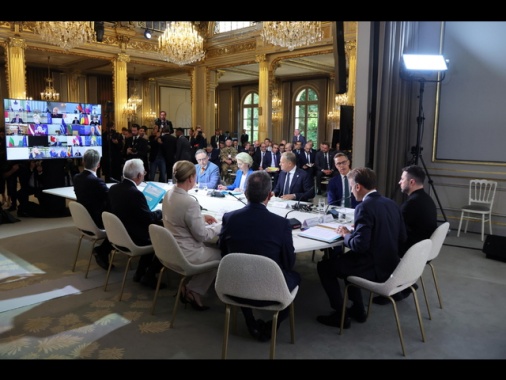 Cremlino, europei intralciano la risoluzione del conflitto