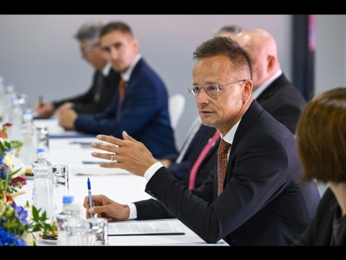 Budapest, altri Paesi Ue comprano petrolio russo in segreto