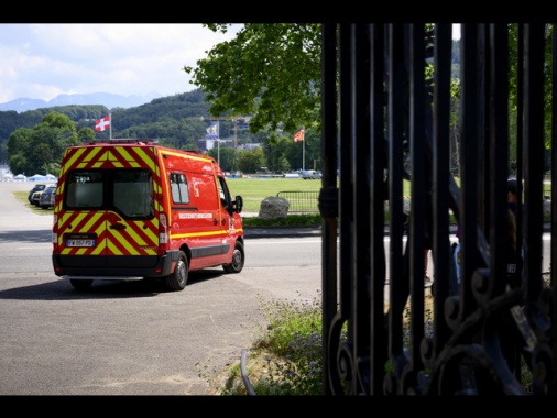 Auto su pedoni in Normandia, 1 morto e diversi feriti