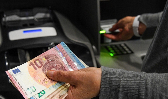 Pagamenti esteri da bloccare, truffa da 3mila euro